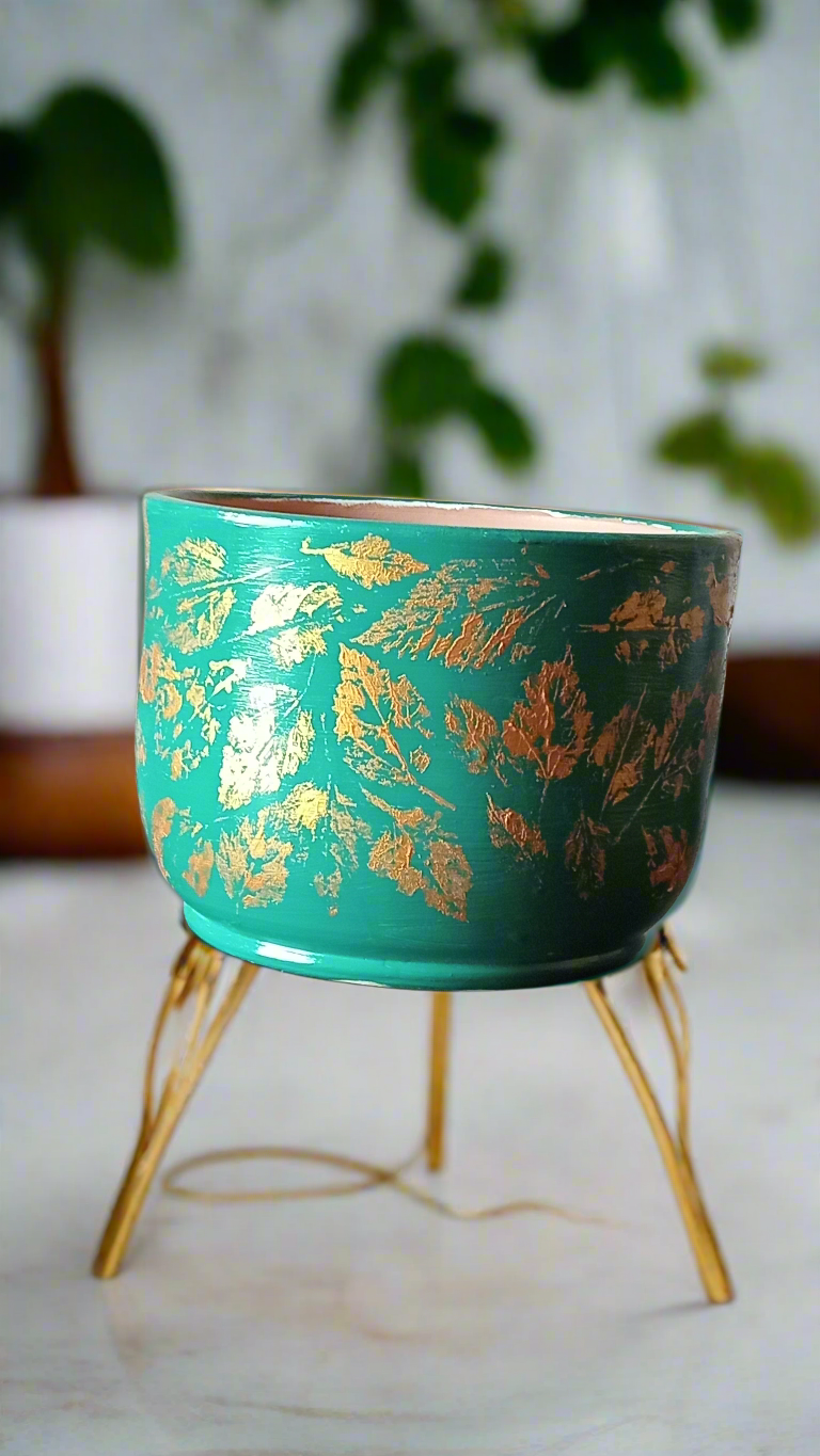 Leaf printing on a cylindrical pot